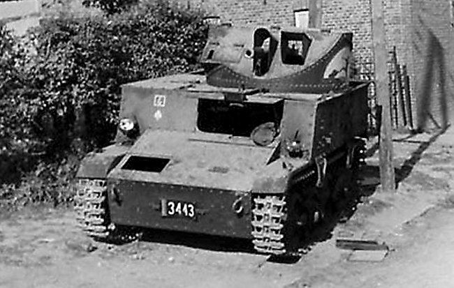 tanque T13 tipo 2 abandonado