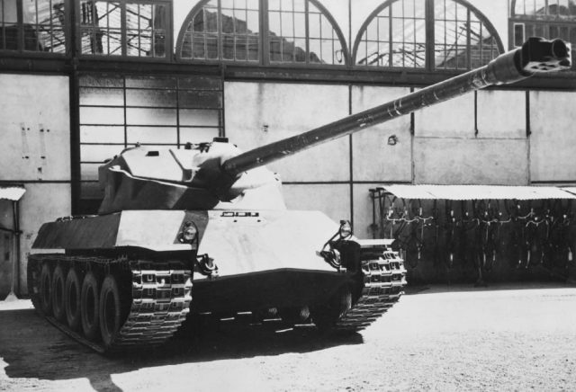 Front view of the Lorraine 40t, showing the pike nose and oscillating turret
