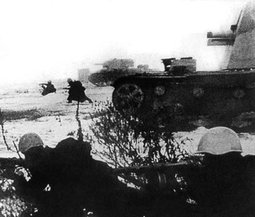 A propaganda photograph of a SU-26 on the advance.