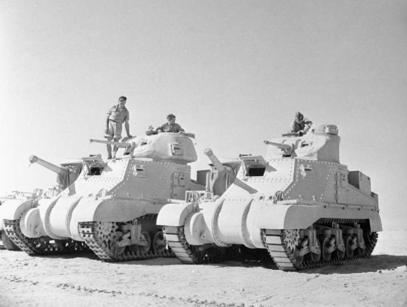 A Lee and a Grant side by side, in service with the British at El Alamein