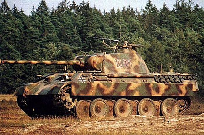 WWII color photo of a Panther